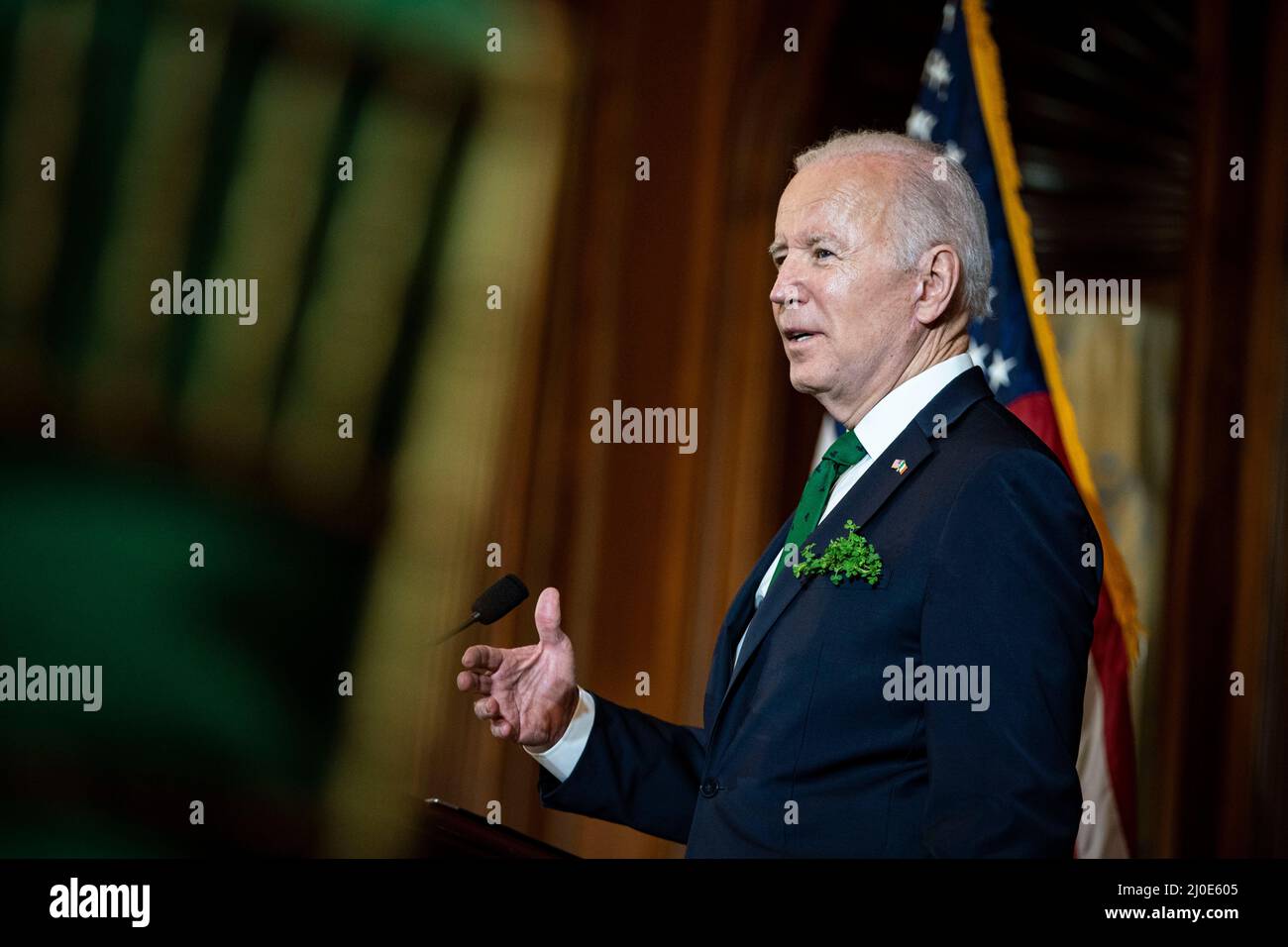 Washington, DC, États-Unis. 17th mars 2022. Joe Biden, président des États-Unis, s'exprime lors du déjeuner annuel des amis de l'Irlande au Capitole des États-Unis à Washington, DC, États-Unis, le jeudi 17 mars, 2022. Credit: Al Drago/Pool via CNP/dpa/Alay Live News Banque D'Images