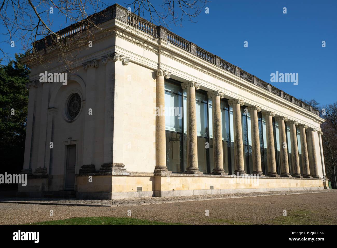 Saint Barthelemy d'Anjou, Angers, France - 27 février 2022 : ce château abritait un centre de communication Kriegsmarine U-boot pendant l'occupation allemande Banque D'Images