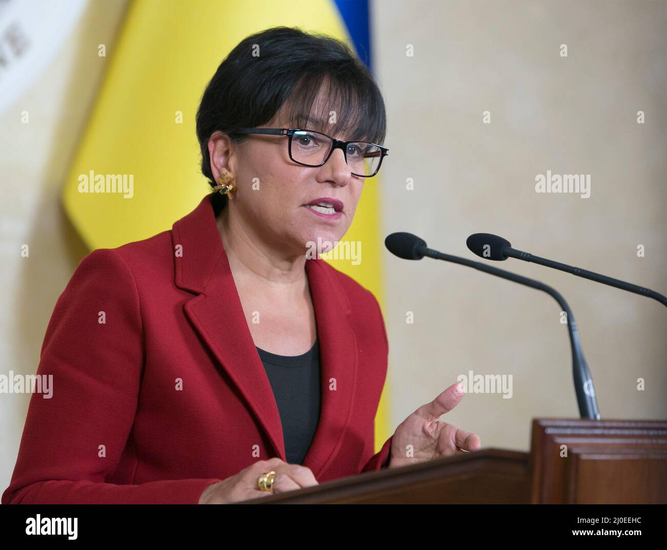 Kiev, Ukraine. 26 octobre 2015. Penny Pritzker, secrétaire au Commerce des États-Unis, fait des remarques lors d'une conférence de presse avec le premier ministre ukrainien Arseniy Yatsenyuk à la suite de réunions bilatérales, le 26 octobre 2015 à Kiev, Ukraine, crédit : James A Wolfe II/Département d'État/Alay Live News Banque D'Images Kiev, Ukraine. 26 octobre 2015. Penny Pritzker, secrétaire au Commerce des États-Unis, fait des remarques lors d'une conférence de presse avec le premier ministre ukrainien Arseniy Yatsenyuk à la suite de réunions bilatérales, le 26 octobre 2015 à Kiev, Ukraine, crédit : James A Wolfe II/Département d'État/Alay Live News Banque D'Images