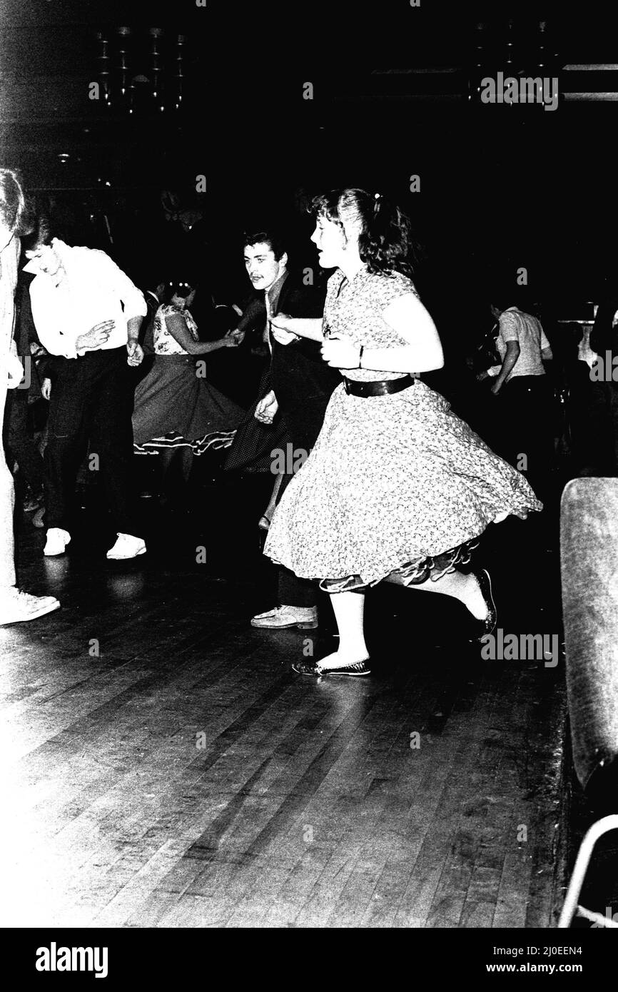 Danseuses Rock and Roll en dansant sur la piste de danse lors d'un concert Jerry Lee Lewis à la salle de bal Mayfair le 14th février 1980 Banque D'Images