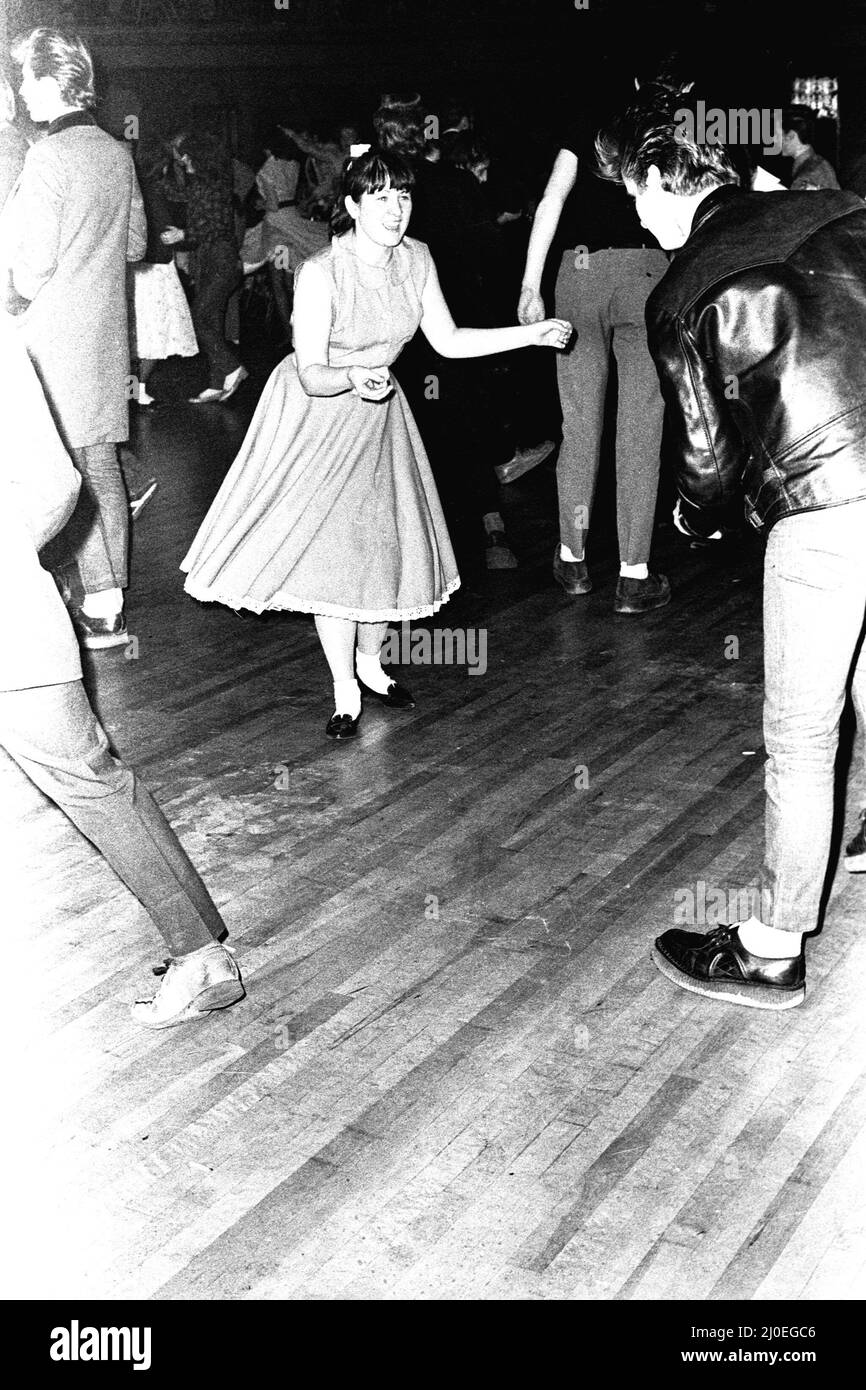 Danseuses Rock and Roll en dansant sur la piste de danse lors d'un concert Jerry Lee Lewis à la salle de bal Mayfair le 14th février 1980 Banque D'Images