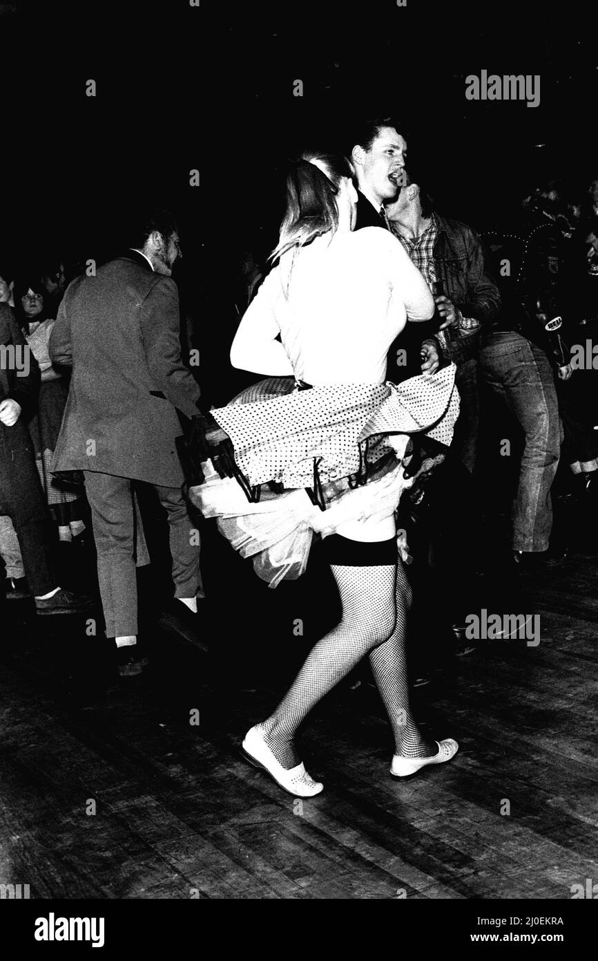 Danseuses Rock and Roll en dansant sur la piste de danse lors d'un concert Jerry Lee Lewis à la salle de bal Mayfair le 14th février 1980 Banque D'Images