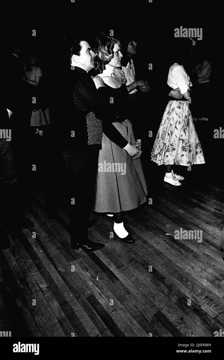 Danseuses Rock and Roll en dansant sur la piste de danse lors d'un concert Jerry Lee Lewis à la salle de bal Mayfair le 14th février 1980 Banque D'Images