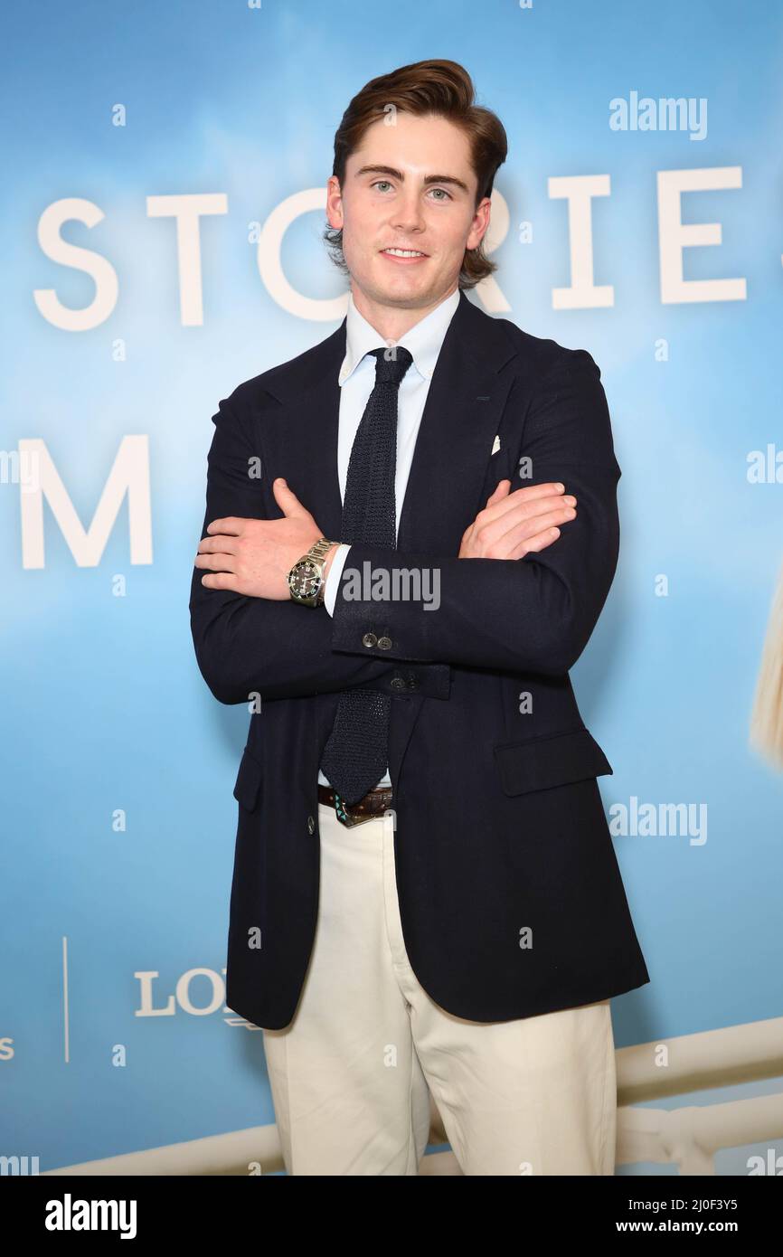 Sydney, Australie. 19th mars 2022. Rohan Browning, Friend of Longines arrive pour le Longines Golden Slipper Day, le seul raceday d'Australie à avoir accueilli cinq événements du Groupe 1, en tête de la course la plus riche au monde pour les deux ans, le Longines Golden Slipper de $5 millions. Credit: Richard Milnes/Alamy Live News Banque D'Images