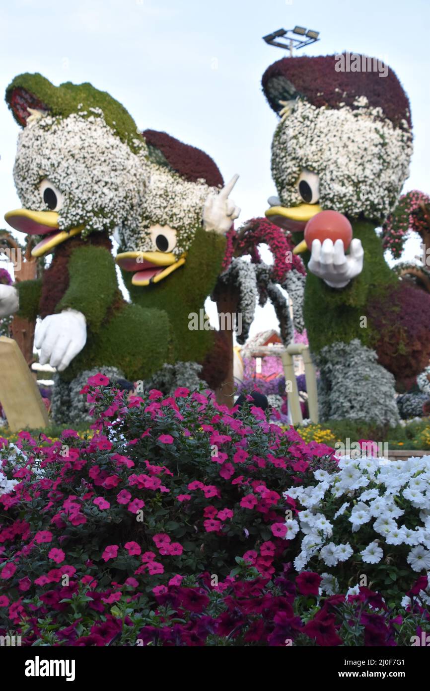 Personnages de Disney au Dubai Miracle Garden aux Émirats Arabes Unis Banque D'Images