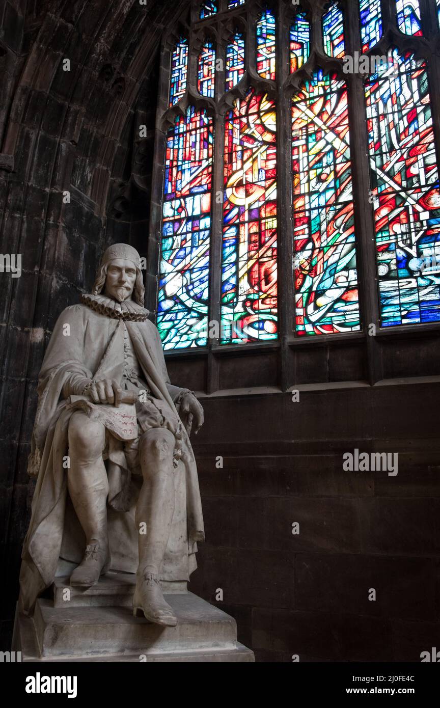 Statue de Humphrey Chetham, cathédrale de Manchester Banque D'Images