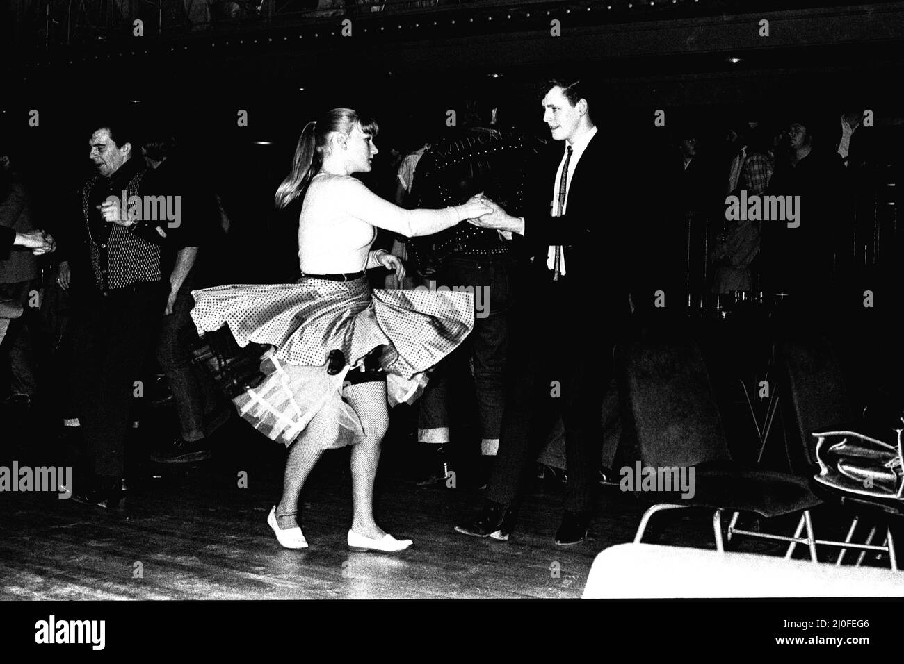 Danseuses Rock and Roll en dansant sur la piste de danse lors d'un concert Jerry Lee Lewis à la salle de bal Mayfair le 14th février 1980 Banque D'Images