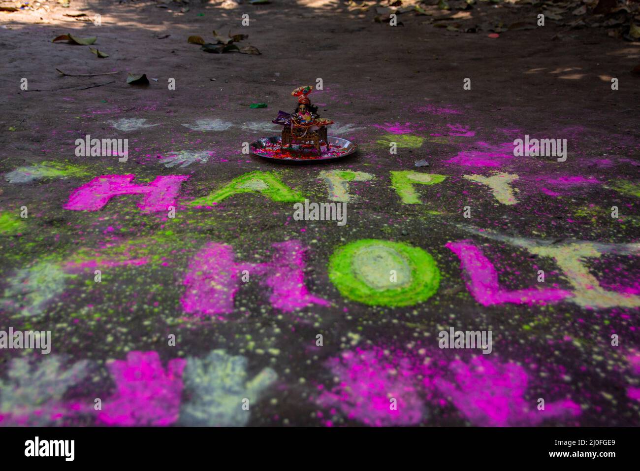 Kolkata, Inde. 17th mars 2022. Célébration de Holi le festival des couleurs. (Photo de Sudip Chanda/Pacific Press) Credit: Pacific Press Media production Corp./Alay Live News Banque D'Images