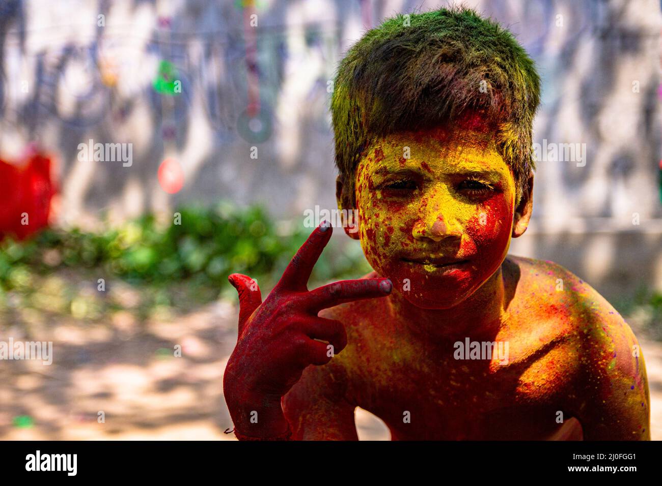 Kolkata, Inde. 17th mars 2022. Célébration de Holi le festival des couleurs. (Photo de Sudip Chanda/Pacific Press) Credit: Pacific Press Media production Corp./Alay Live News Banque D'Images