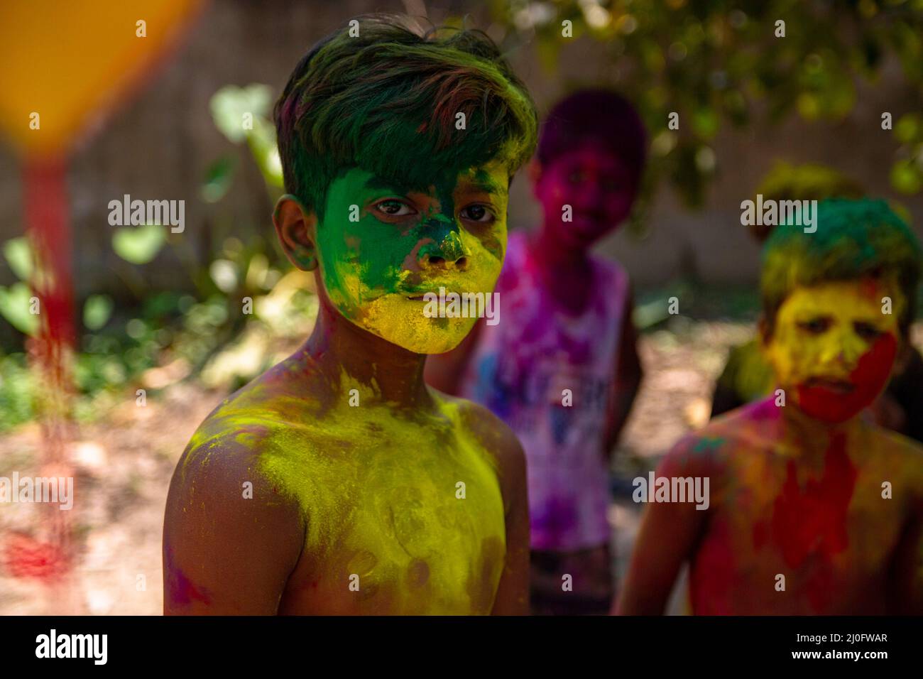 Kolkata, Bengale occidental, Inde. 17th mars 2022. Célébration de Holi le festival des couleurs. (Credit image: © Sudip Chanda/Pacific Press via ZUMA Press Wire) Banque D'Images