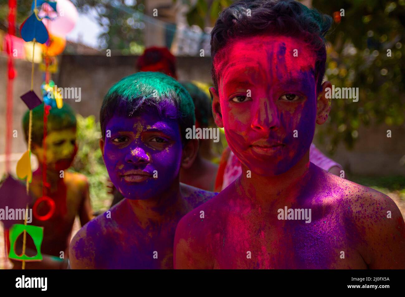 Kolkata, Bengale occidental, Inde. 17th mars 2022. Célébration de Holi le festival des couleurs. (Credit image: © Sudip Chanda/Pacific Press via ZUMA Press Wire) Banque D'Images