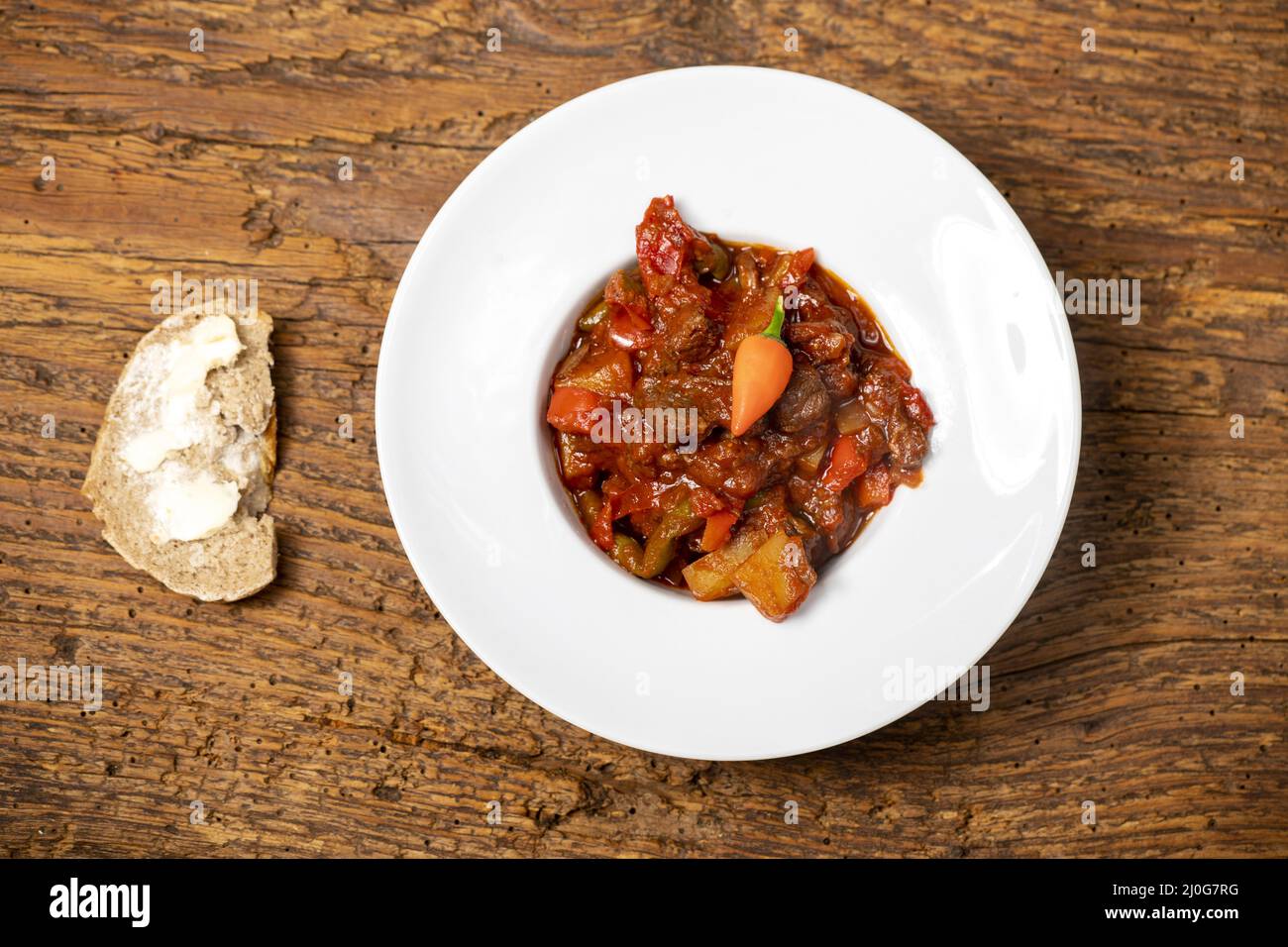 Goulash hongrois avec viande et pommes de terre Banque D'Images