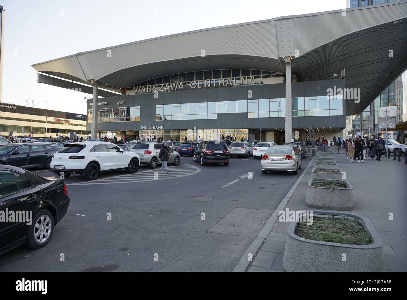 Pologne, Polen, Polska, Varsovie, gare principale, Réfugiés de guerre d'Ukraine; Warschau, Hauptbahnhof, Kriegsflüchtlinge aus der Ukraine; Uchodźcy Banque D'Images