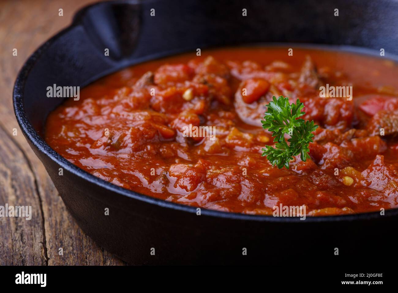 Goulash hongrois dans une casserole Banque D'Images