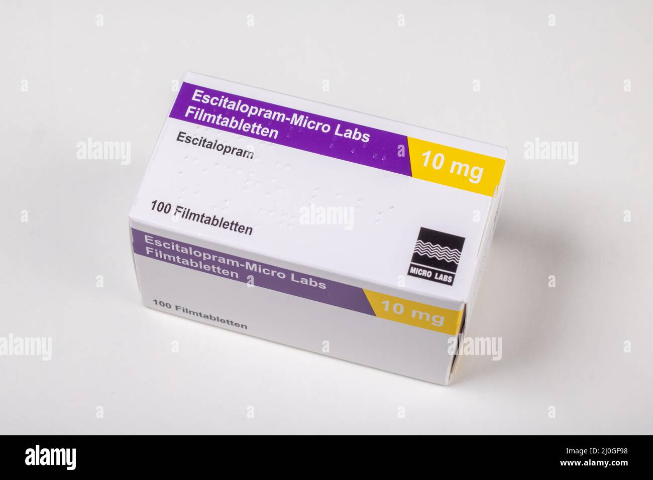 Neckargemuend, Allemagne: 07 novembre 2021: Emballage et comprimés blister du médicament de prescription Escitalopram, une préparation antidépresseur utilisée pour Banque D'Images