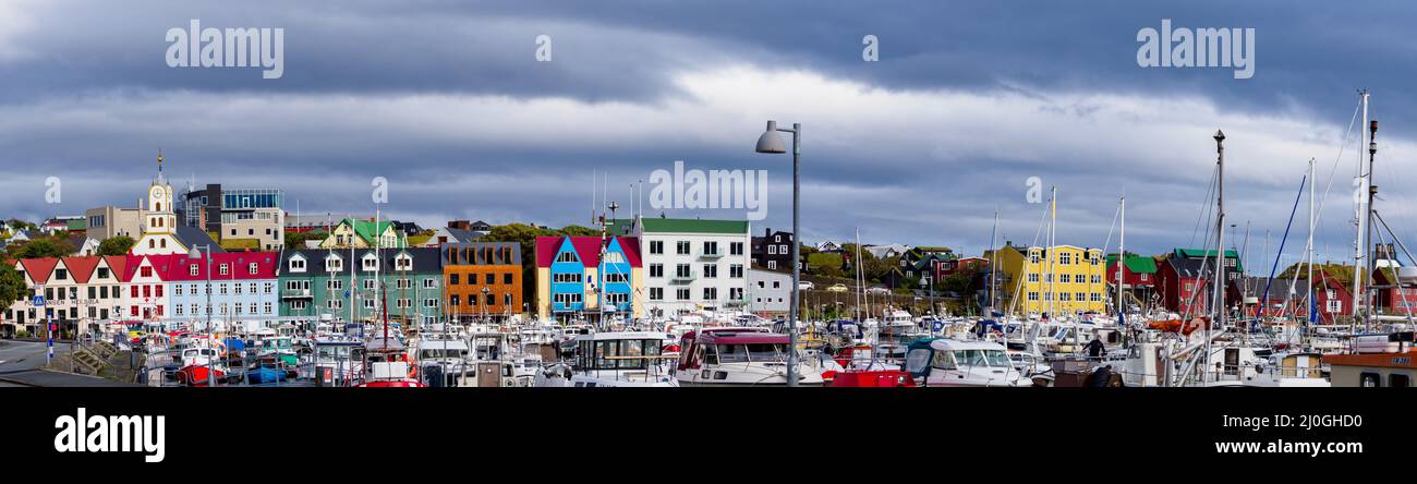 Vue panoramique de la capitale Torshavn sur l'île de Vagar, îles Féroé, Danemark Europe du Nord. Banque D'Images