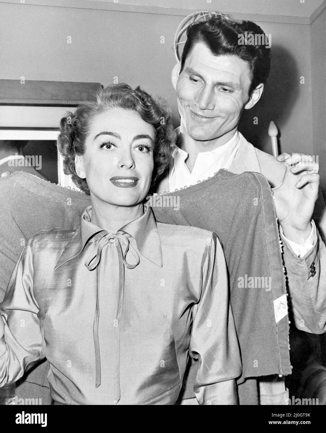 JACK PALANCE et JOAN CRAWFORD dans LA PEUR SOUDAINE (1952), dirigé par DAVID MILLER. Crédit : RKO / Album Banque D'Images