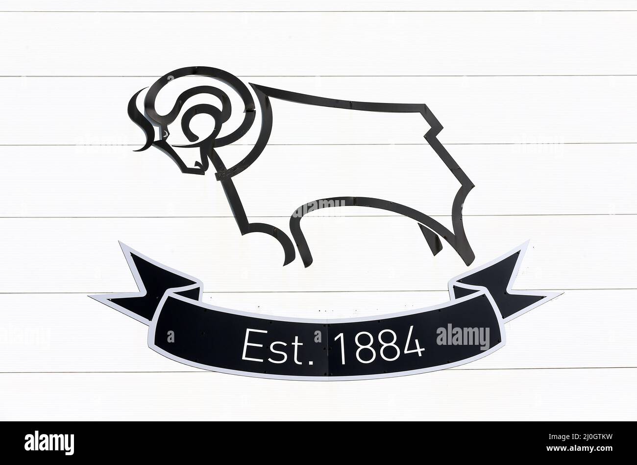 Un badge de club de Derby County lors du match de championnat Sky Bet au Pride Park Stadium, Derby. Date de la photo: Samedi 19 mars 2022. Banque D'Images