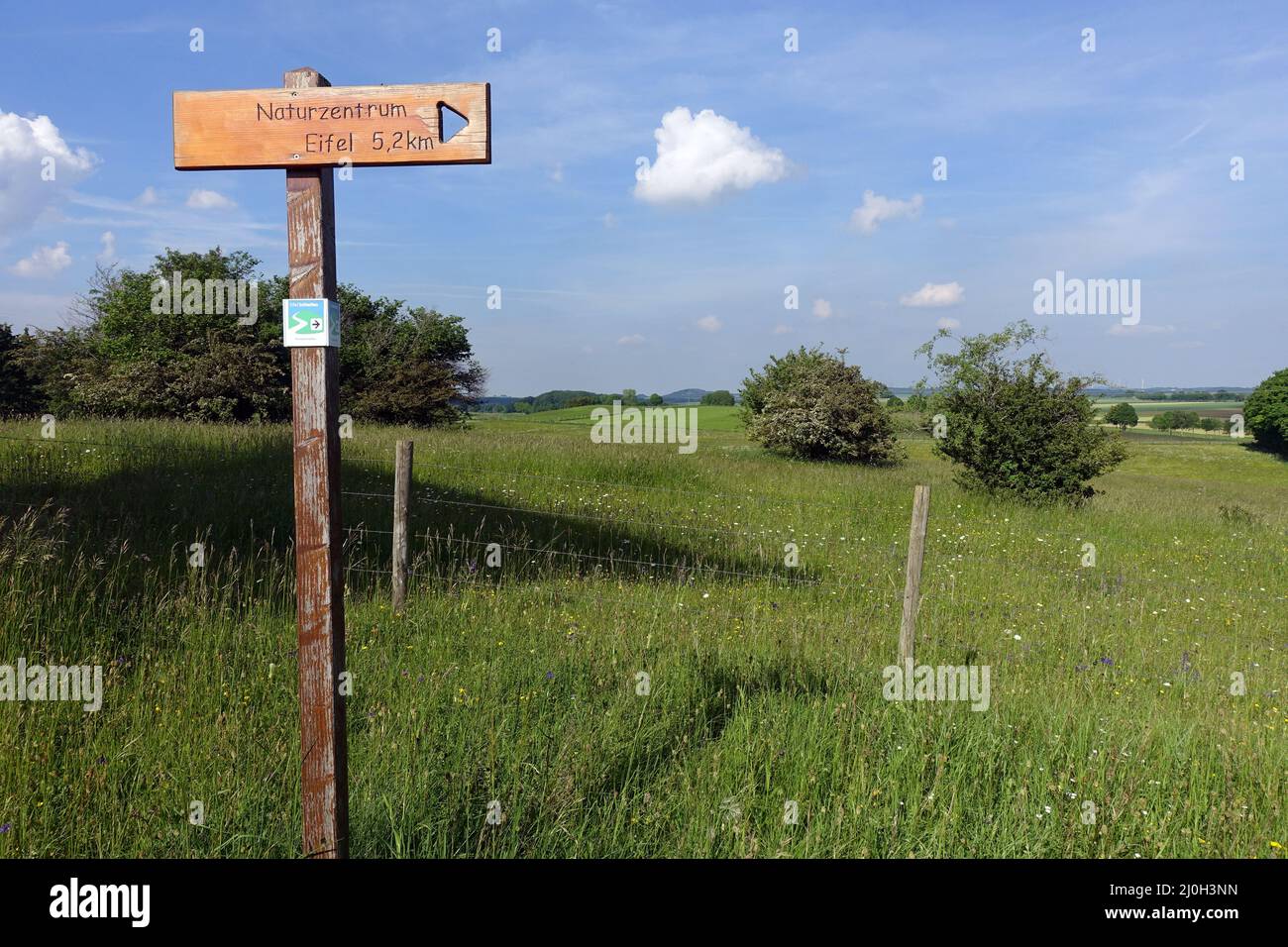 Paysage d'Eifel près de Nettersheim-Marmagen - signe du centre de la nature Banque D'Images