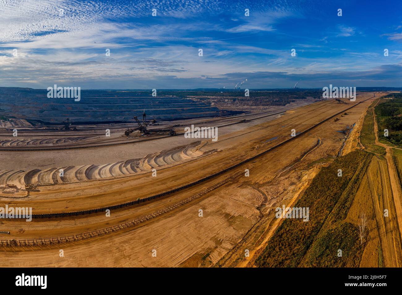 Vue panoramique sur la mine de surface de Hambach et la forêt de Hambach Banque D'Images