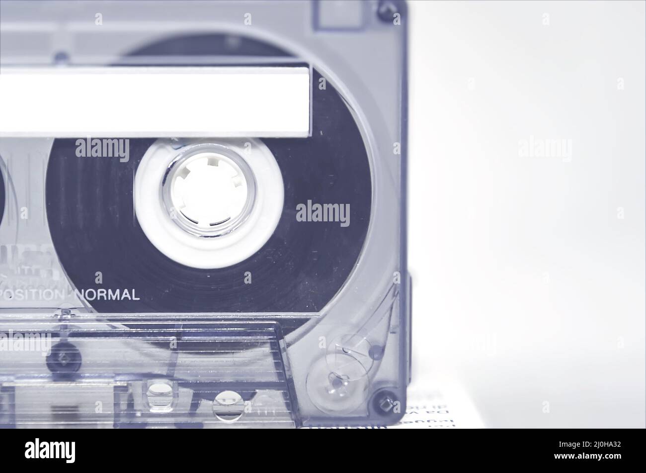 Cassette audio transparente de 90 minutes avec étiquette adhésive vierge Banque D'Images