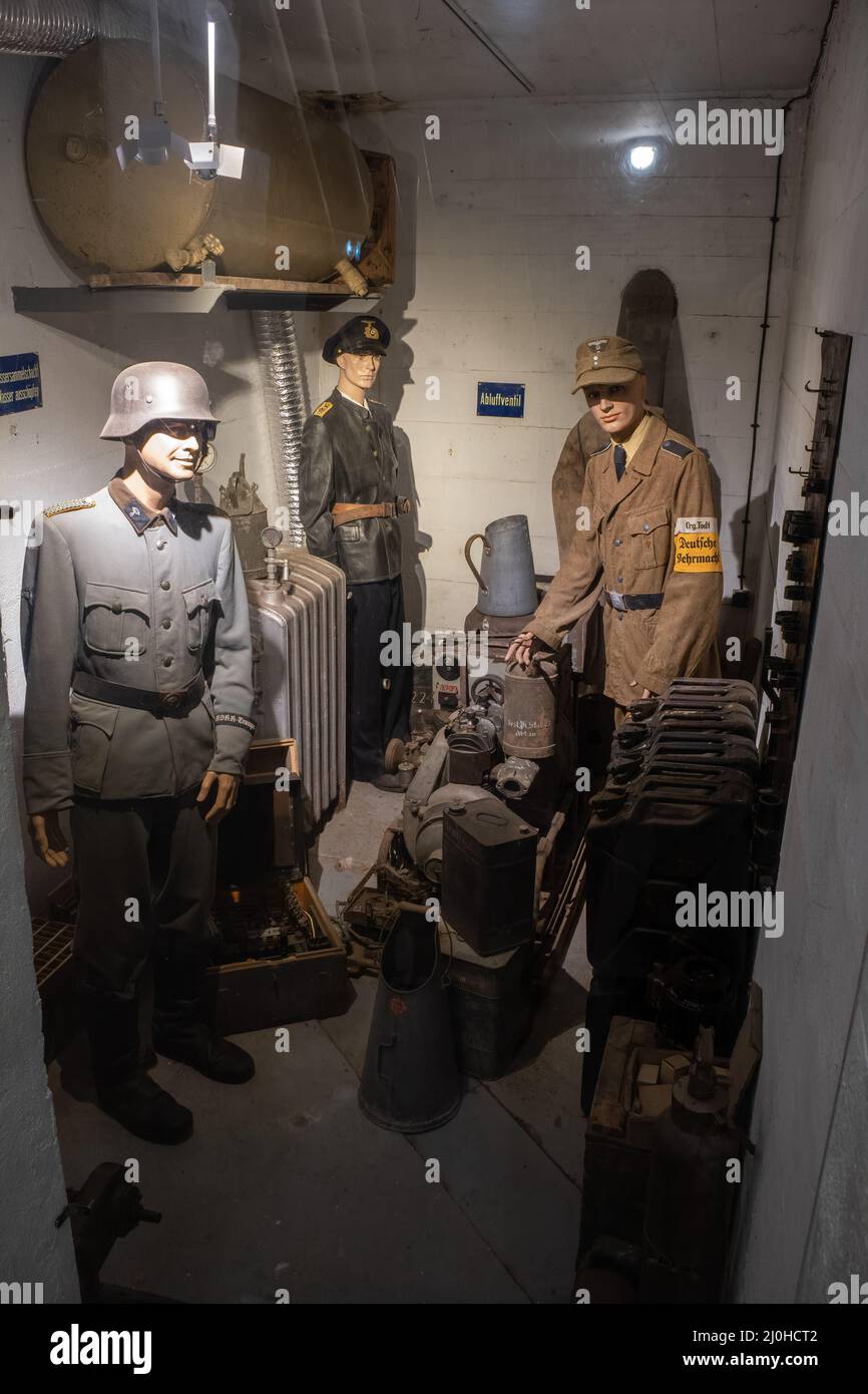 Batz sur Mer, France - 2 mars 2022 : le Grand Blockhaus est un ancien bunker de l'Atlantique transformé en musée recréant un dur de poste de commandement allemand Banque D'Images