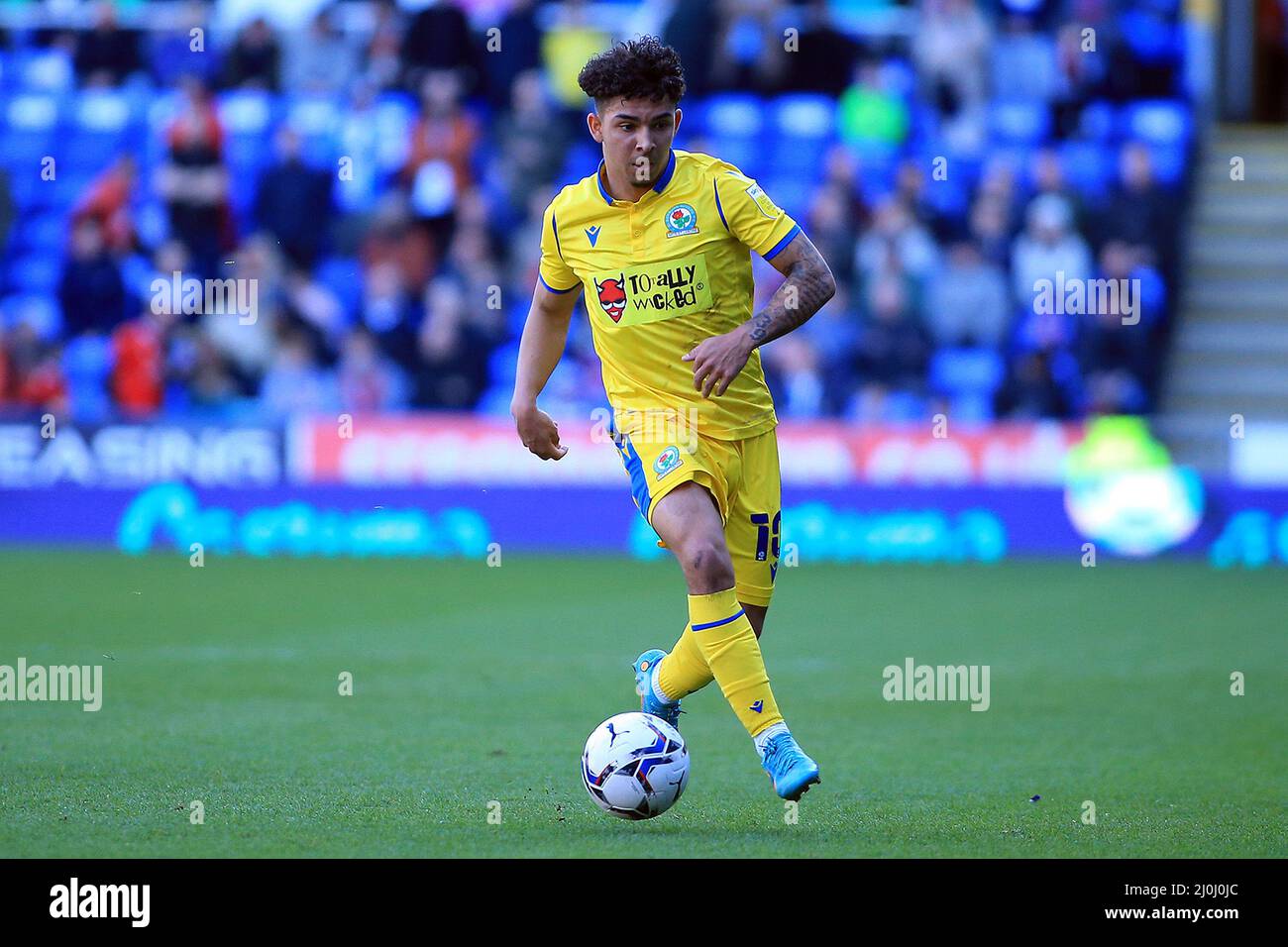 Reading, Royaume-Uni. 19th mars 2022. Tyrhys Dolan de Blackburn Rovers en action pendant le match. EFL Skybet Championship Match, Reading v Blackburn Rovers au Select car Leasing Stadium à Reading le samedi 19th mars 2022. Cette image ne peut être utilisée qu'à des fins éditoriales. Utilisation éditoriale uniquement, licence requise pour une utilisation commerciale. Aucune utilisation dans les Paris, les jeux ou les publications d'un seul club/ligue/joueur. photo par Steffan Bowen/Andrew Orchard sports photographie/Alay Live news crédit: Andrew Orchard sports photographie/Alay Live News Banque D'Images