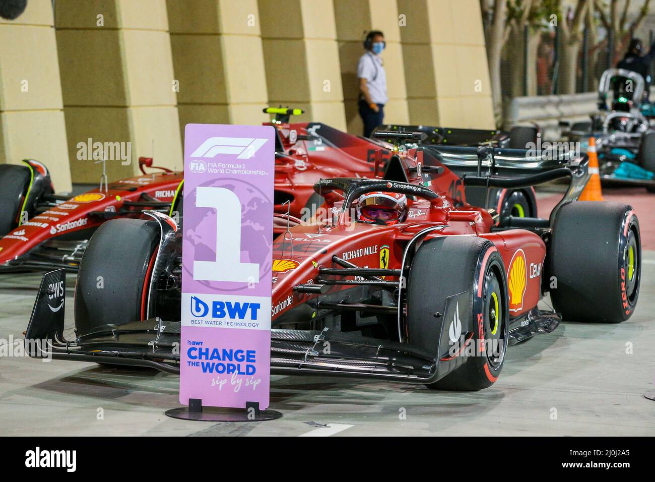 Circuit international de Bahreïn, Sakhir, Bahreïn le 19 mars 2022 Charles Leclerc 16 (mon), Scuderia Ferrari F1-75 pole position pendant la FORMULE 1 GULF AIR BAHREÏN GRAND PRIX 2022, Phil Duncan Banque D'Images