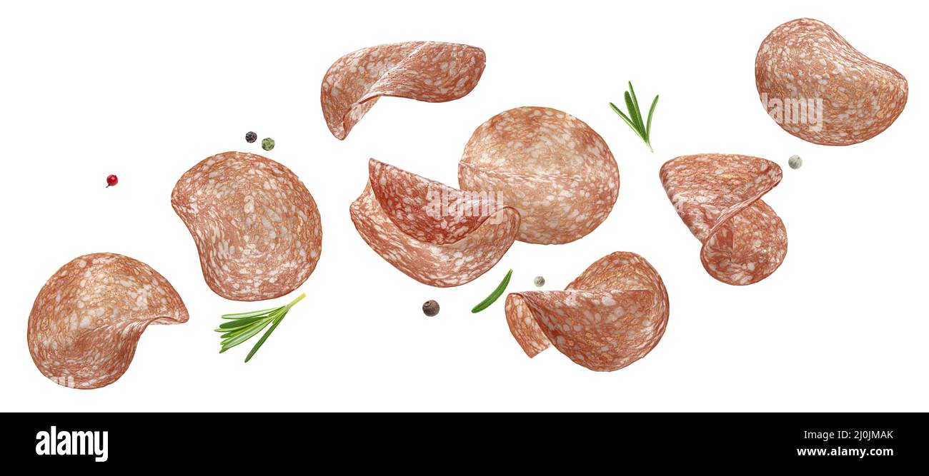 Saucisse de salami en tranches isolée sur fond blanc Banque D'Images