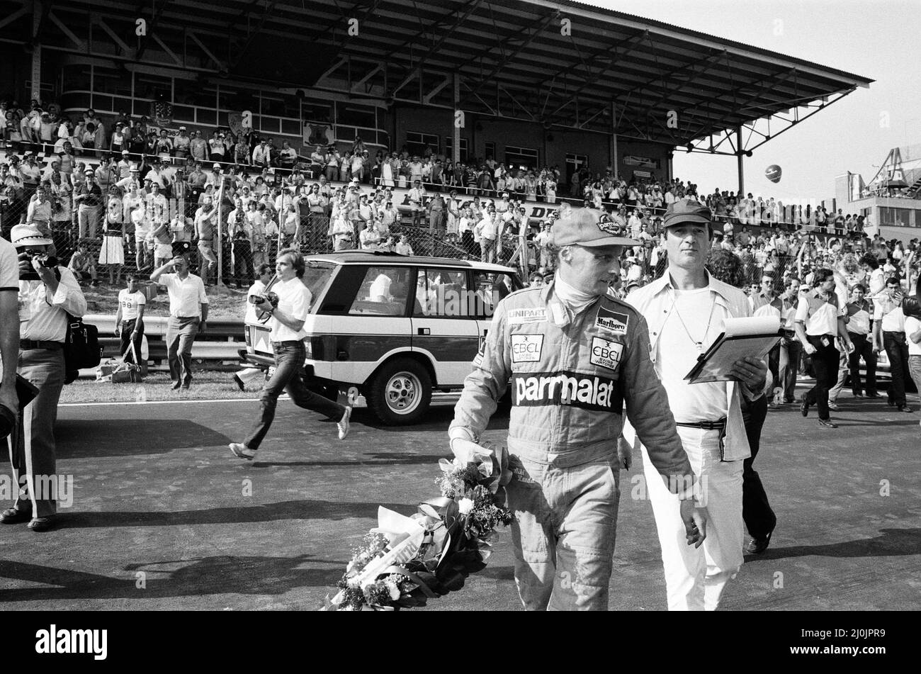 Niki Lauda, à la tête d'une Marlboro-McLaren, remporte le Grand Prix britannique à Brands Hatch. Lauda, championne du monde en 1975 et 1977, se place en troisième place dans le championnat des pilotes, derrière Pironi et Watson. Didier Pironi est arrivé deuxième chez Brands et Patrick Tambay troisième. Photo : Niki Lauda. 18th juillet 1982. Banque D'Images
