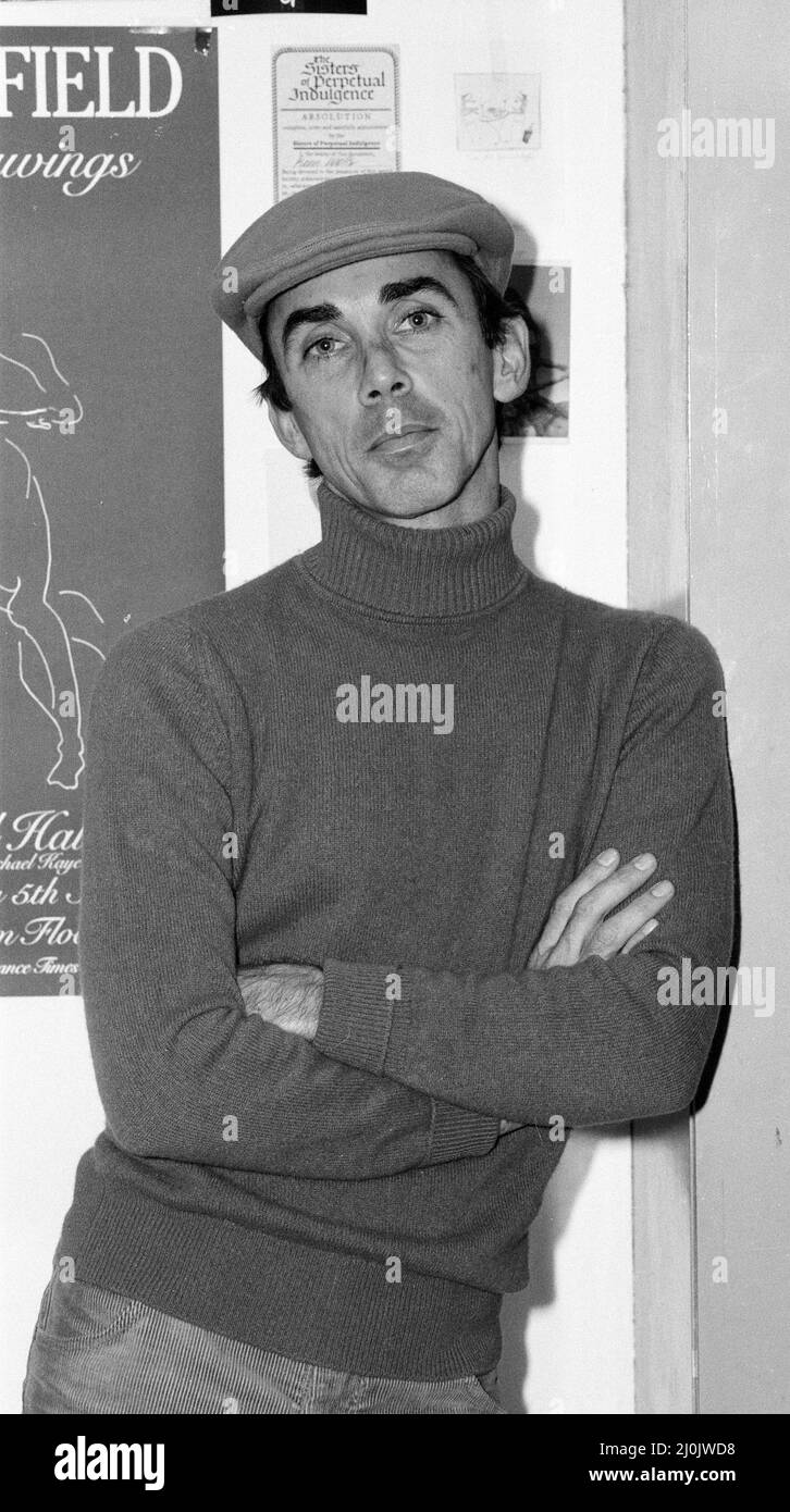 Kenn Wells, danseur qui joue le personnage Skimbleshanks dans West End show Cats, une comédie musicale basée sur le livre de poésie T. S. Eliot 1939 Old Possum's Book of Practical Cats, composé par Andrew Lloyd Webber, et montrant au New London Theatre, photographié dans son dressing, le mardi 10th novembre 1981. Banque D'Images