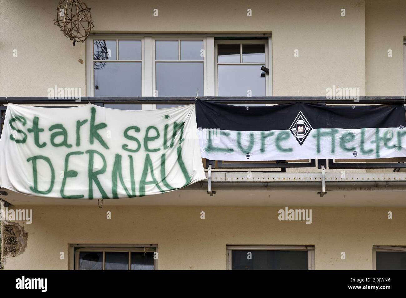 Façade de la maison avec l'inscription être fort Dernau, vos aides,, Dernau, Allemagne, Europe Banque D'Images