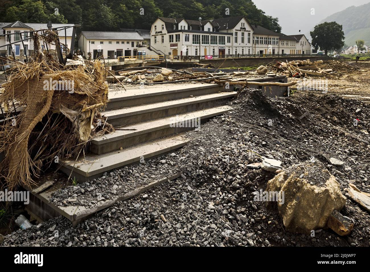 Infrastructure détruite sur la route du vin rouge, catastrophe d'inondation 2021, vallée d'Ahr, Dernau, Allemagne, Europe Banque D'Images