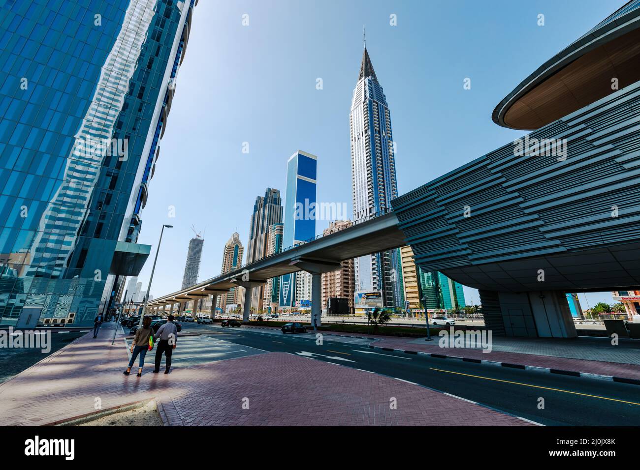 Vue sur les gratte-ciels du centre financier de Dubaï. Dubaï, Émirats arabes Unis Banque D'Images