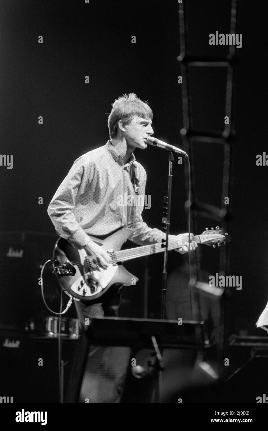Paul Weller de The Jam sur scène pour le dernier concert des groupes au centre de conférence de Brighton décembre 1982 Banque D'Images