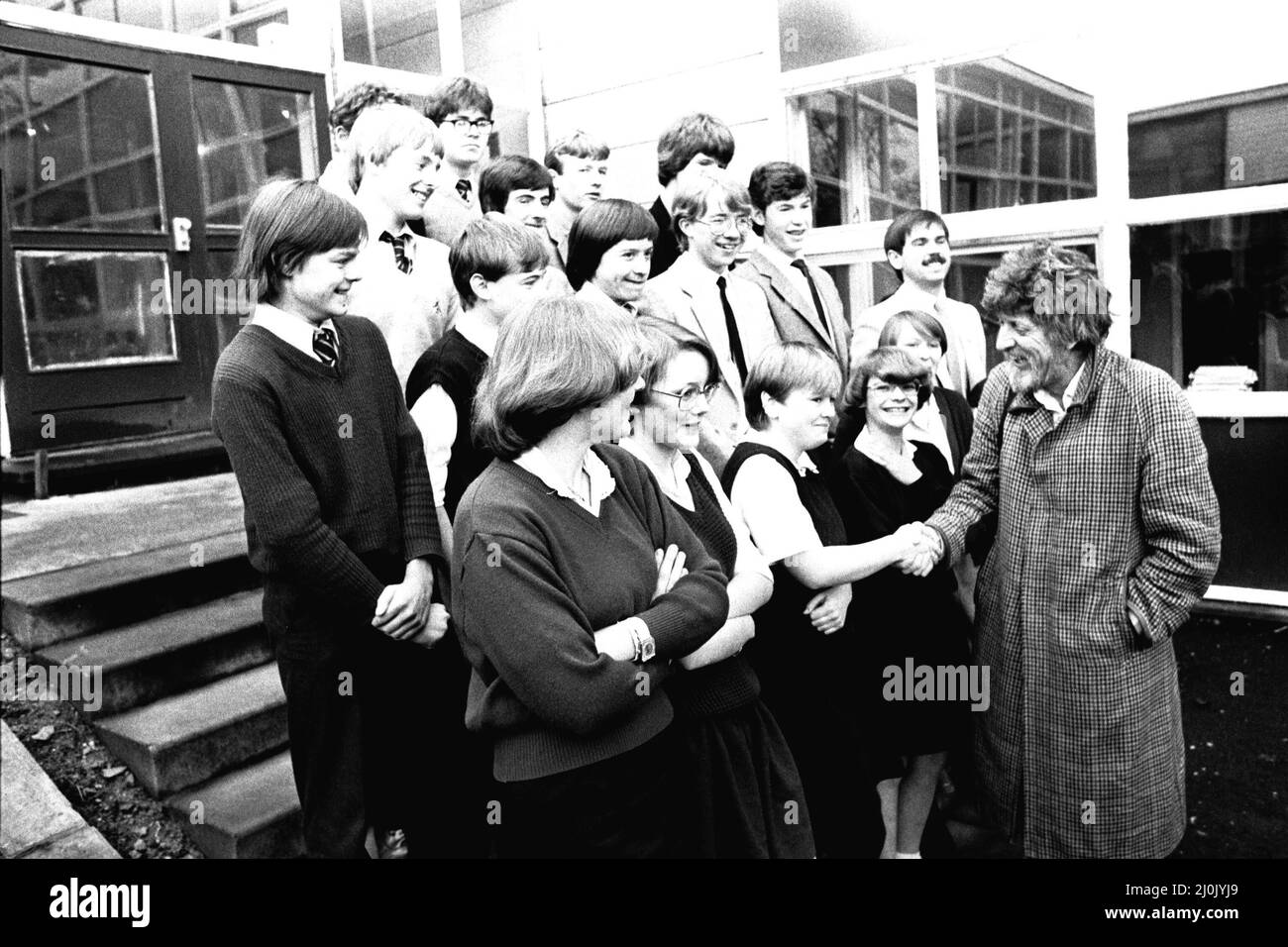 Ancien Dr Tom Baker, acteur de Heathfield Senior High School, le 23rd novembre 1982. Tom était là pour présenter certains des élèves avec leurs Prix du duc d'Édimbourg. Banque D'Images