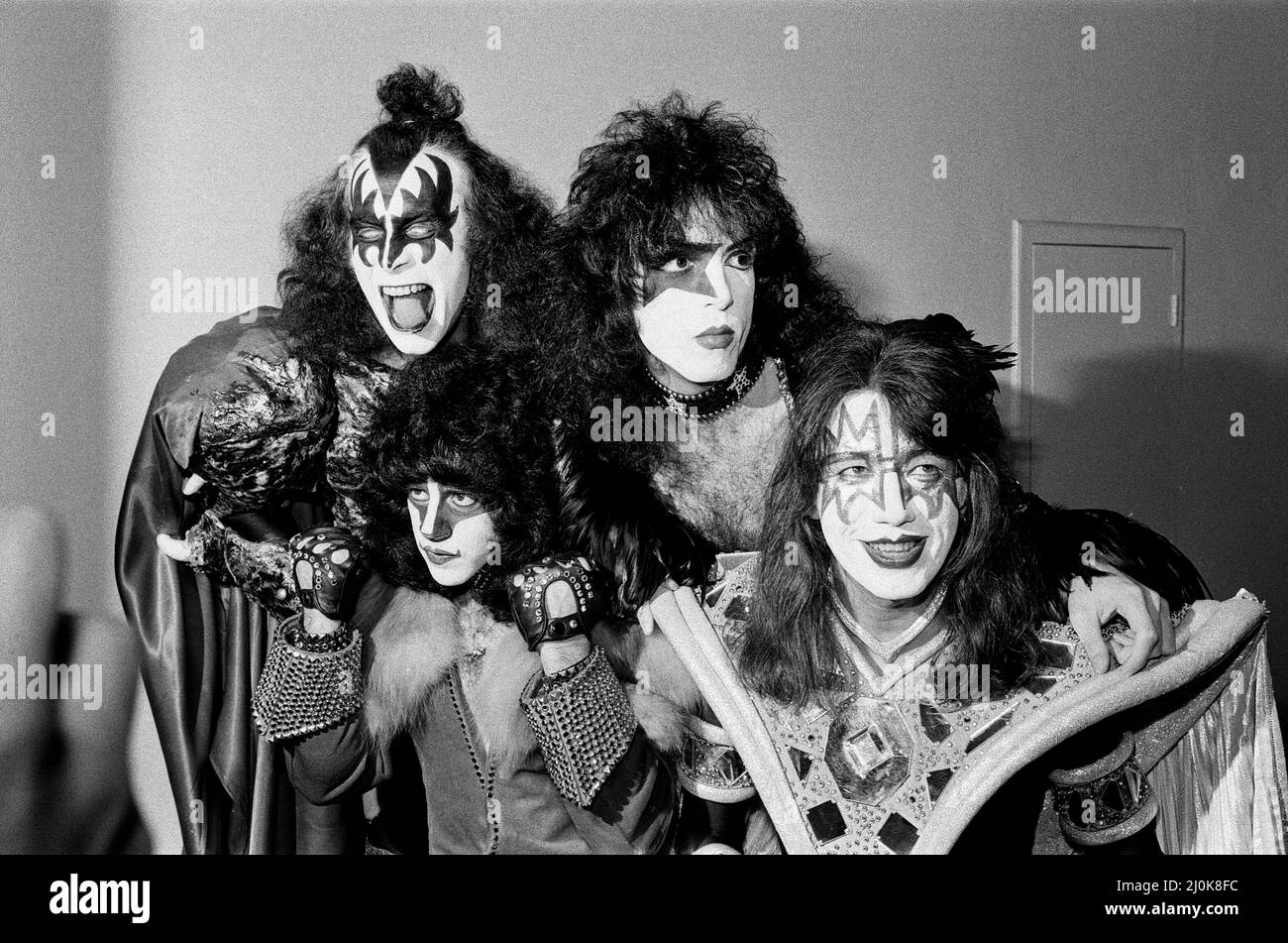 Le groupe de rock américain Kiss est photographié à l'aéroport de Heathrow. 4th septembre 1980. Smkiss Banque D'Images