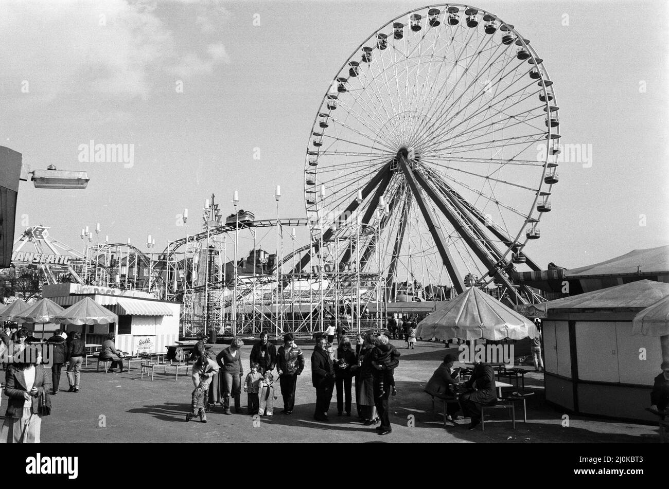 Scènes au parc à thème de Beemem Brothers White Knuckle (anciennement appelé Dreamland) à Margate, dans le Kent. 5th avril 1982. Banque D'Images