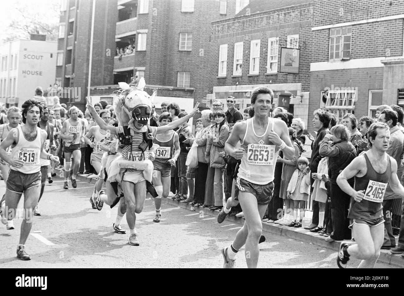 Marathon de Londres 1982, parrainé par Gillette, dimanche 9th mai 1982. Banque D'Images