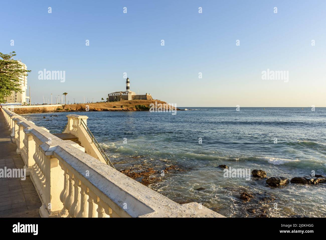 Phare de Barra (Farol da Barra) l'un des principaux bâtiments historiques et lieu touristique de la ville de Salvador Banque D'Images
