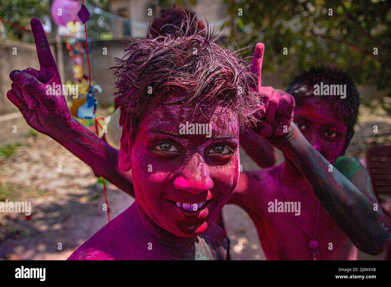 Kolkata, Bengale occidental, Inde. 17th mars 2022. Célébration de Holi le festival des couleurs. (Credit image: © Sudip Chanda/Pacific Press via ZUMA Press Wire) Banque D'Images