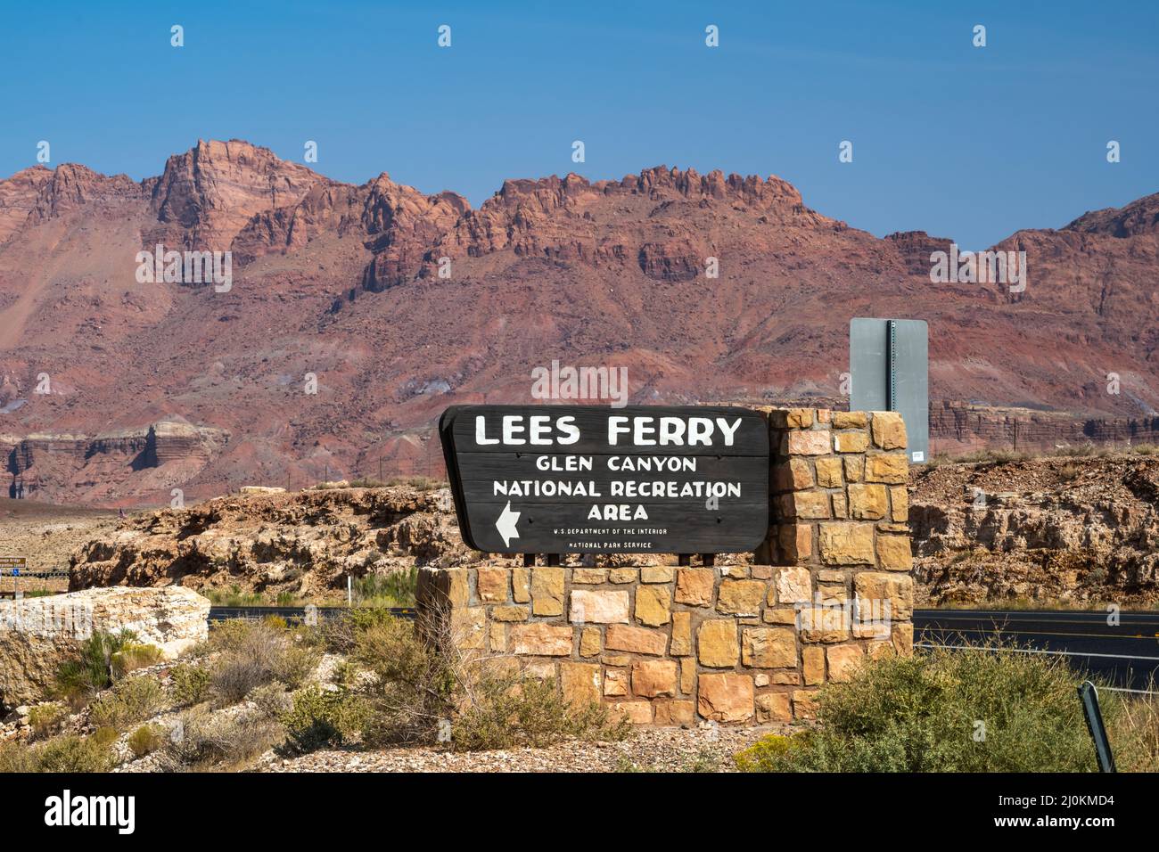 Une route d'entrée en direction du parc national du Grand Canyon, en Arizona Banque D'Images