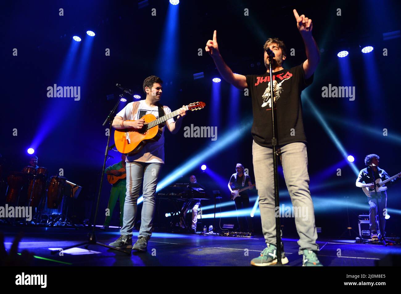 MIAMI, FL - MARS 18: Jose Manuel Munoz Calvo et David Munoz Calvo d'Estota se produire en direct sur scène au James L Knight Centre le 18 mars 2022 à Miami, Floride. (Photo de JL/Sipa USA) crédit: SIPA USA/Alay Live News Banque D'Images