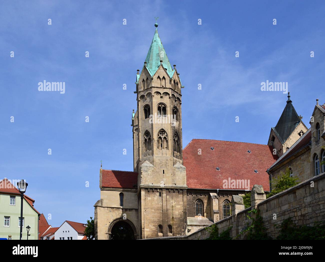 Église historique dans la vieille ville de Freyburg au bord de la rivière Unstrut, Saxe - Anhalt Banque D'Images