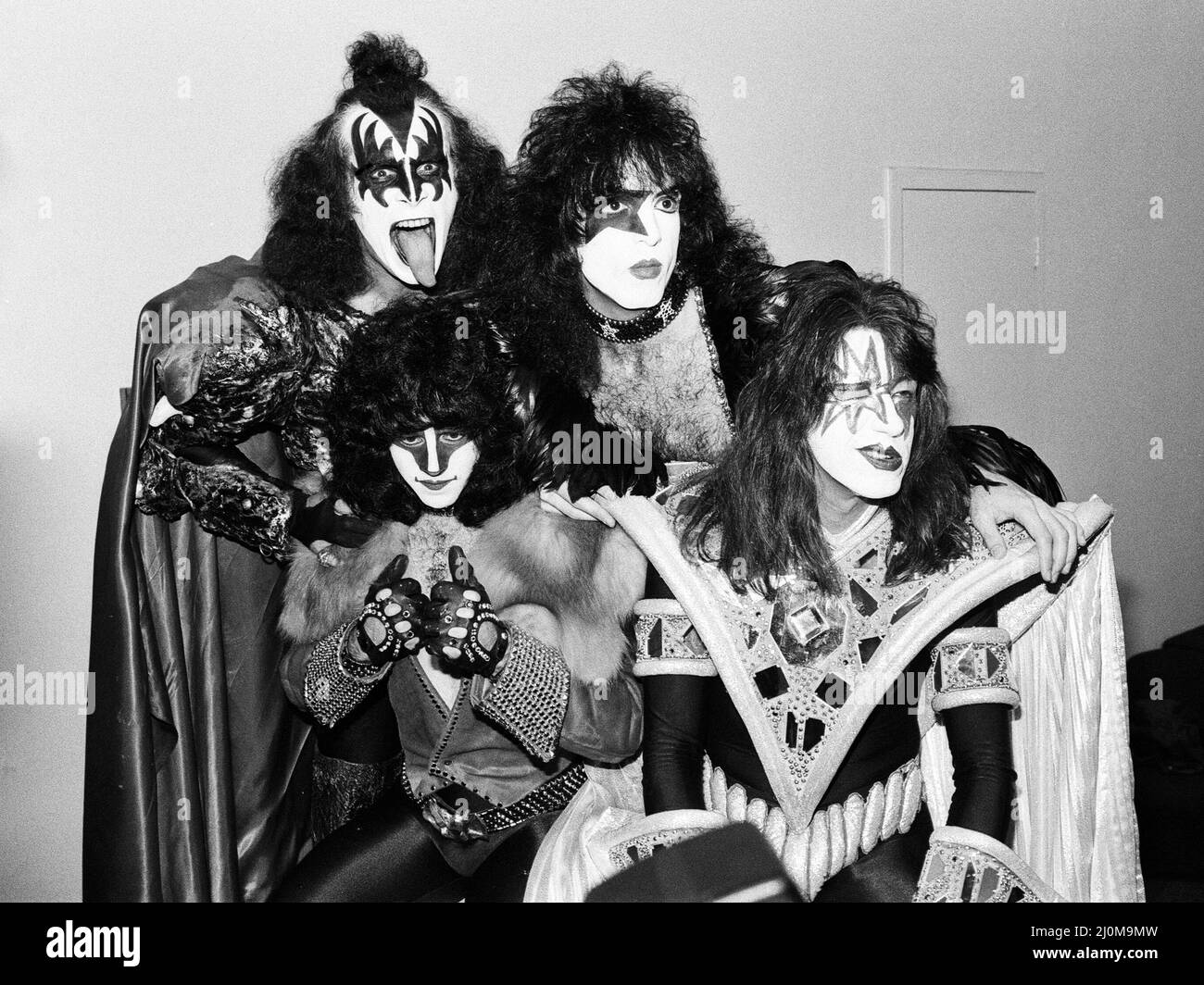 Le groupe de rock américain Kiss est photographié à l'aéroport de Heathrow. 4th septembre 1980. Smkiss Banque D'Images