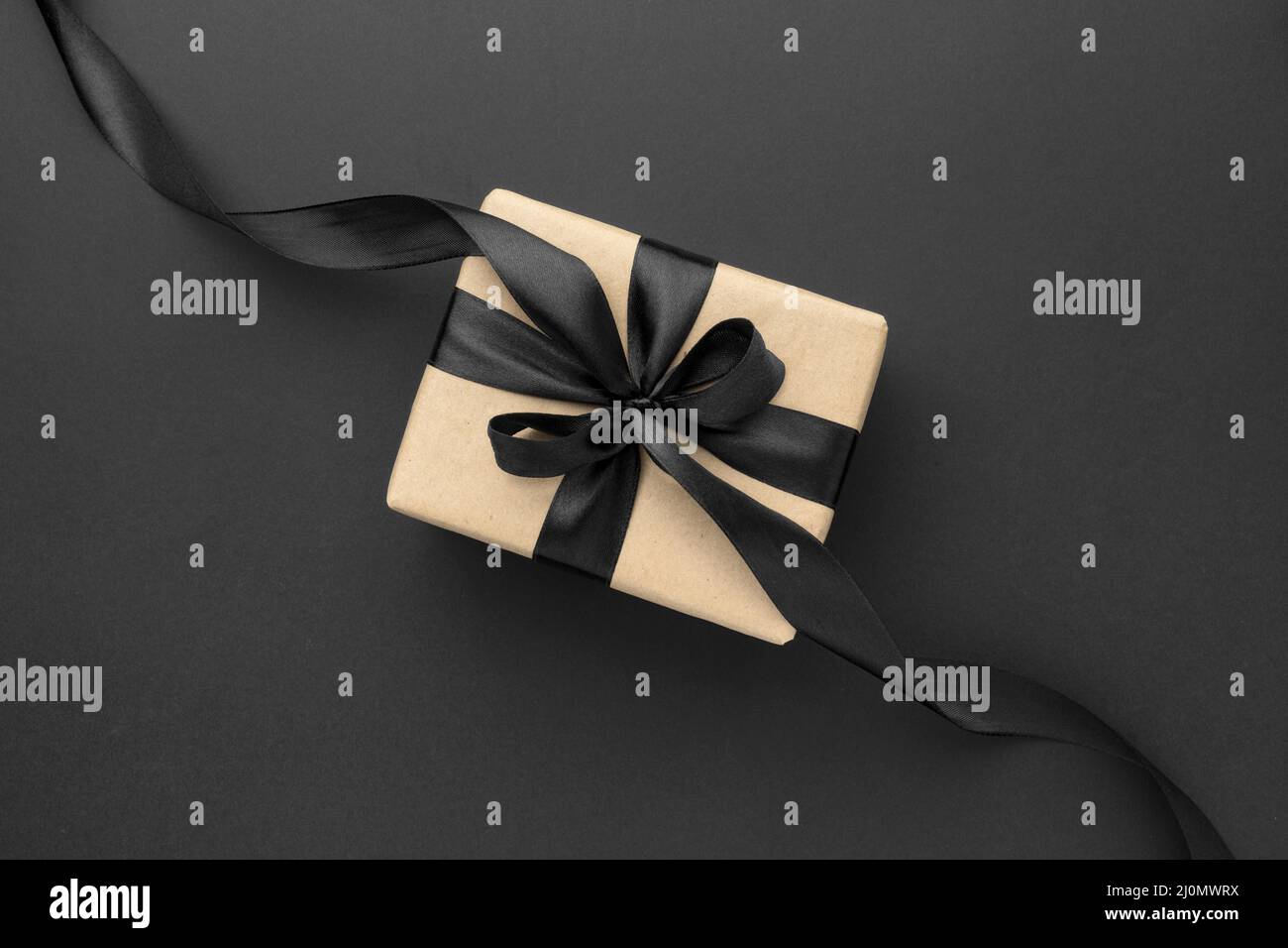 Assortiment de vente flat lay Black friday avec cadeaux Banque D'Images
