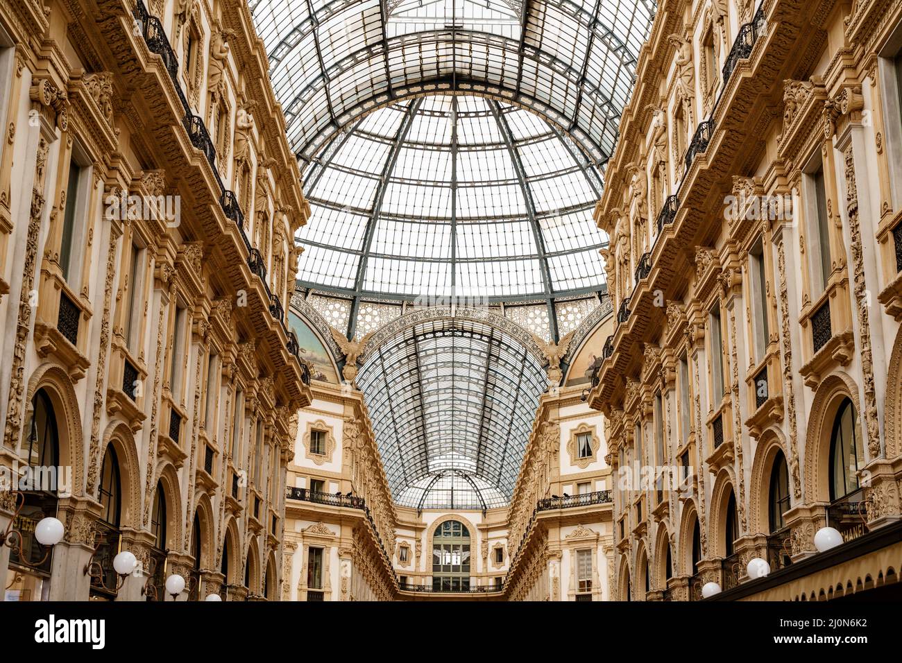 Dôme en verre de la galerie Victor Emmanuel sur la Piazza Duomo.Milan, Italie Banque D'Images
