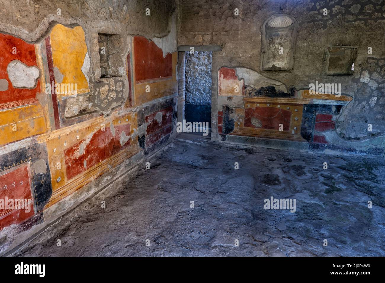 Chambre dans la Maison de Julia Felix (Praedia di Giulia Felice) ancien intérieur romain dans la ville de Pompéi à Pompéi, en Italie. Banque D'Images