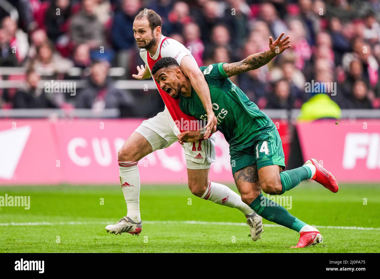 Amsterdam - Daley aveugle d'Ajax, Reiss Nelson de Feyenoord lors du match entre Ajax et Feyenoord à l'arène Johan Cruijff le 20 mars 2022 à Amsterdam, pays-Bas. (Box to Box Pictures/Tom Bode) Banque D'Images