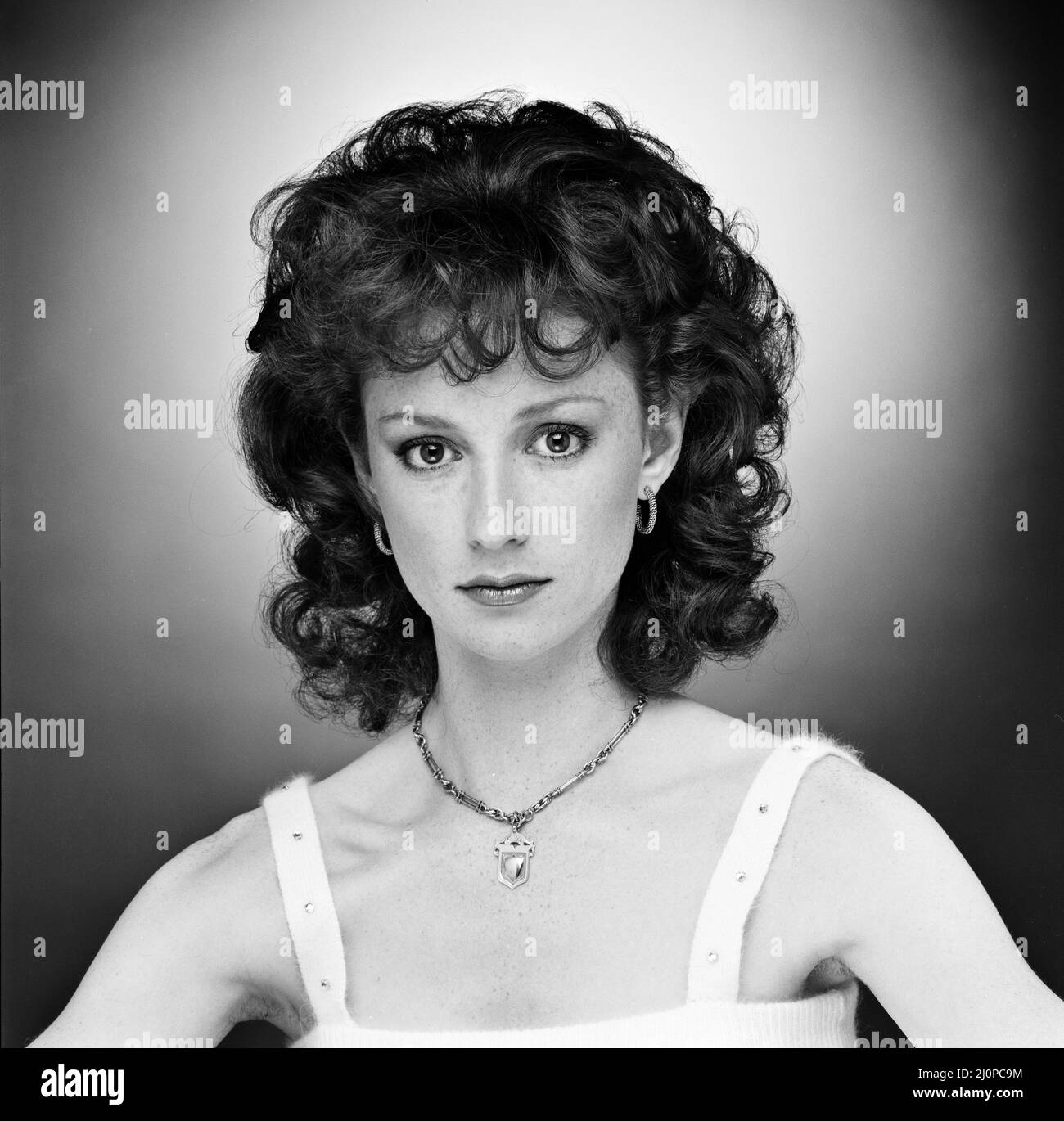 Judi Trott actrice, qui stars comme Lady Marian dans Robin de Sherwood, une production HTV. Studio Pix 14 mai 1984. Banque D'Images